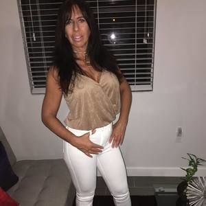 Meet your Posher, Adriana